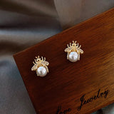 Bee EarringsOutfit