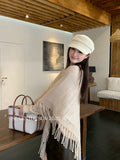 Xixi 2025 Autumn New White Standard Temperament Wool Pure Color Knitted Ray Cape Shawl Shawl Shawl