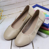 Zingj Large Size Women's Shoes 41-43 Spring Model 2024 New Versatile Flat Leather Shallow Single Shoes Soft Sole Mother Shoes-Outfit