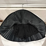 2022 Winter New Arrival High Waist Metal Pendant Black Velvet Short Mini Pleated Skirt Women
