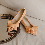 Shoes] Egg Roll Lotus Leaf Tip Flat Sole Single Shoe New French Temperament Soft Sole Comfortable Flying Women